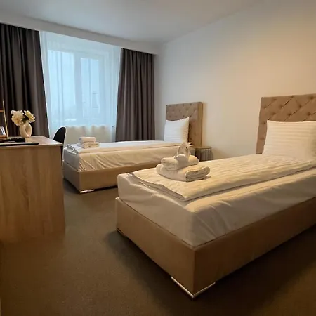Europa Hostel *